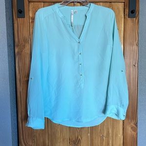 Light weight seafoam blouse